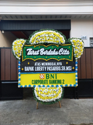 Papan Bunga Duka di Muara Batang Toru