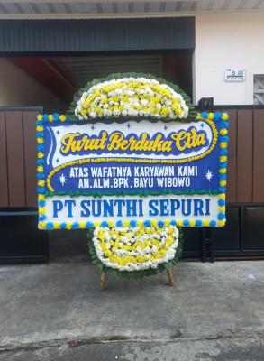 Papan Bunga Duka di Muara Batang Toru